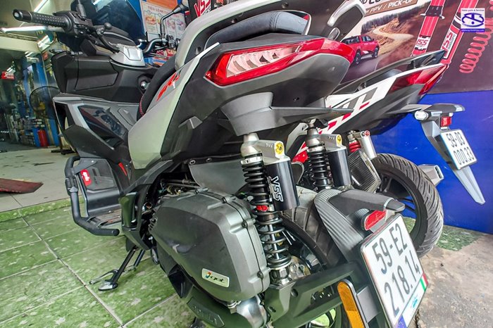 Phuoc-YSS-Aprilia-SR-GT200-3-1.jpg