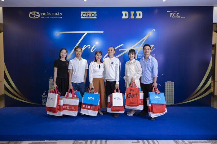 Tiec-tri-an-khach-hang-HN-2025-1.jpg Tiec-tri-an-khach-hang-HN-2025-1.jpg