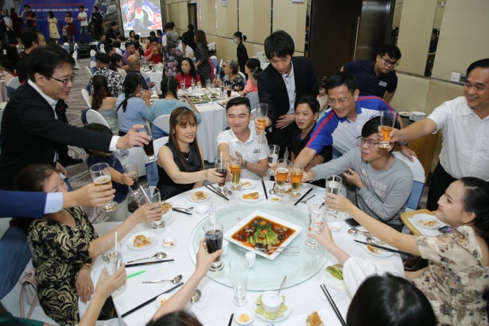 Tiec-hop-mat-khach-hang-THIEN-NHAN-BANDO-FCC-DID-OSRAM-23.jpg