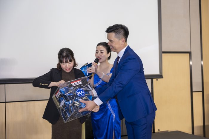 Tiec-tri-an-khach-hang-HN-2025-6.jpg Tiec-tri-an-khach-hang-HN-2025-6.jpg