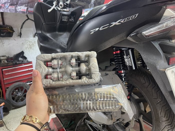 bo-nang-cap-phuoc-truoc-yss-pcx.jpg