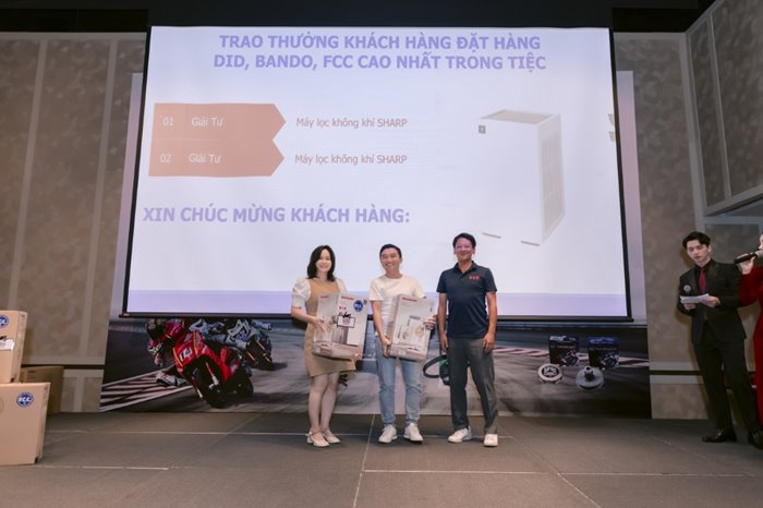 Tiec-hop-mat-khach-hang-DID-BANDO-FCC-22.jpg Tiec-hop-mat-khach-hang-DID-BANDO-FCC-22.jpg