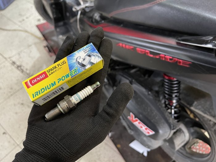 bugi-denso-iridium-iu24.jpg
