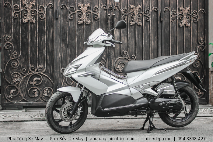 son-xe-may-air-blade-trang.jpg