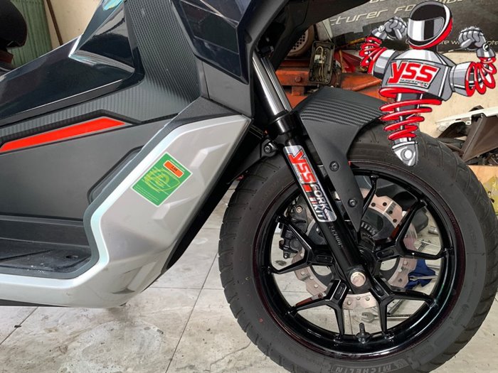Phuoc-YSS-Aprilia-SR-GT200-9.jpg