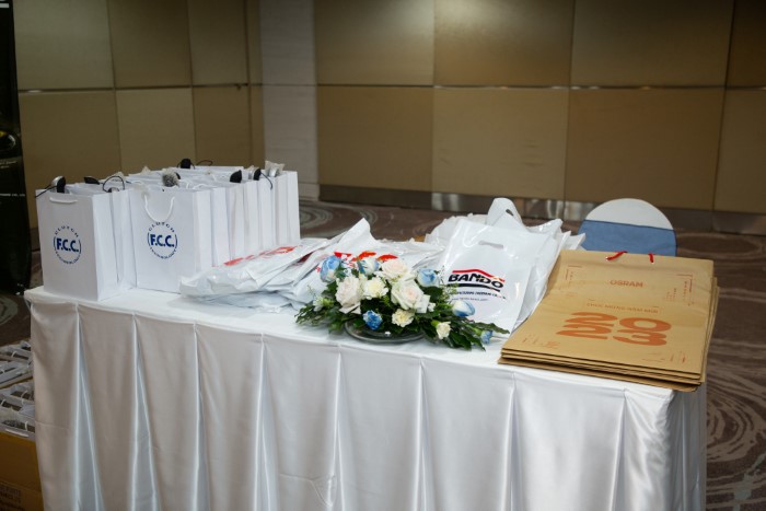 Tiec-hop-mat-khach-hang-THIEN-NHAN-BANDO-FCC-DID-OSRAM-1.jpg