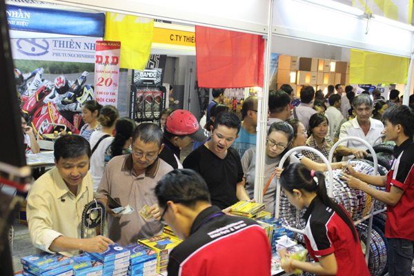 Khuyen-Mai-Cuc-inh-Tai-Hoi-Cho-Hang-Thai-1.JPG Khuyen-Mai-Cuc-inh-Tai-Hoi-Cho-Hang-Thai-1.JPG