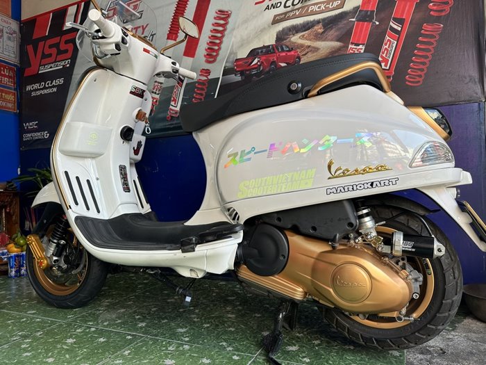 phuoc-yss-xe-vespa.jpg phuoc-yss-xe-vespa.jpg