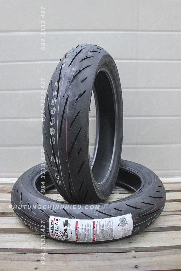 Lop-xe-moto-Bridgestone-140-70R17MC-S22-066H-BATTLAX-SPORT-REAR.jpg