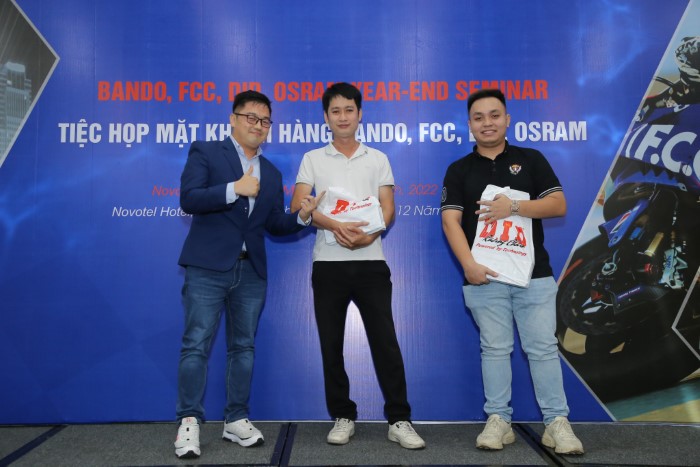 Tiec-hop-mat-khach-hang-THIEN-NHAN-BANDO-FCC-DID-OSRAM-30.jpg