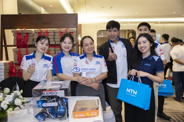 Tiec-tri-an-khach-hang-HN-2025-2.jpg Tiec-tri-an-khach-hang-HN-2025-2.jpg