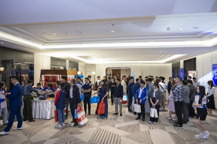 Tiec-tri-an-khach-hang-HN-2025-4.jpg Tiec-tri-an-khach-hang-HN-2025-4.jpg