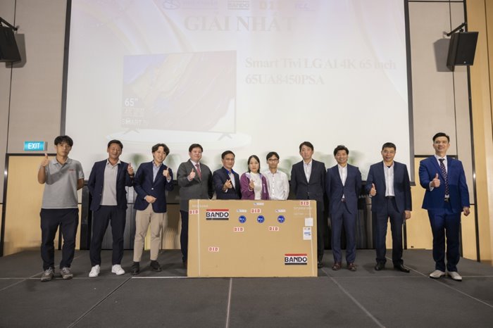 Tiec-tri-an-khach-hang-HN-2025-13.jpg Tiec-tri-an-khach-hang-HN-2025-13.jpg