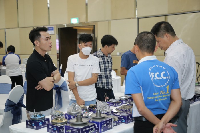 Tiec-hop-mat-khach-hang-THIEN-NHAN-BANDO-FCC-DID-OSRAM-7.jpg