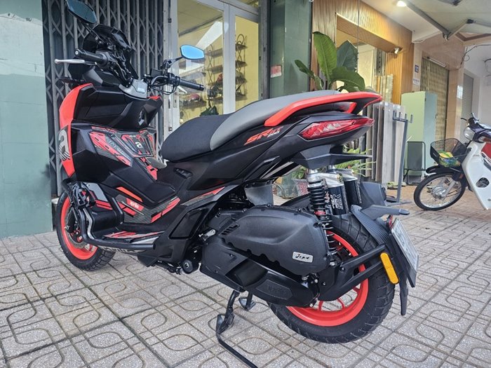 Phuoc-YSS-Aprilia-SR-GT200-11.jpg